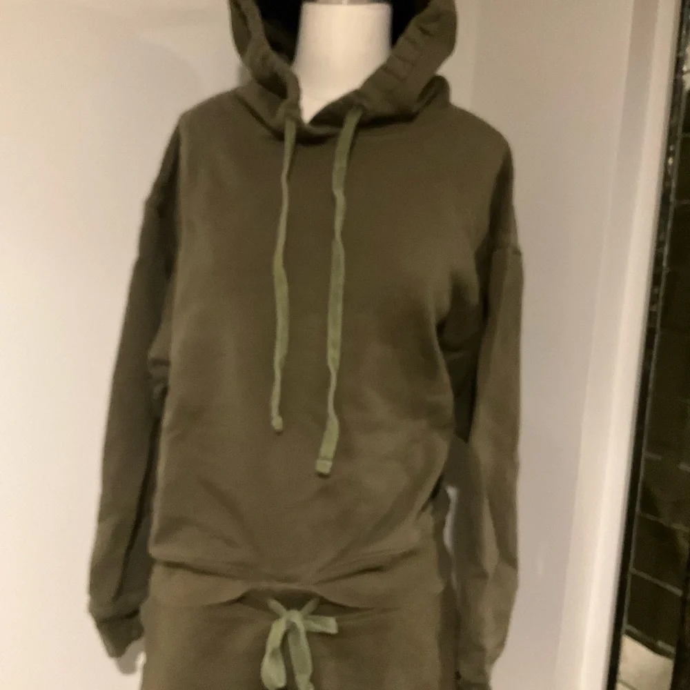 Girlfriend Collective Olive Hoodie - Picture 2 of 6